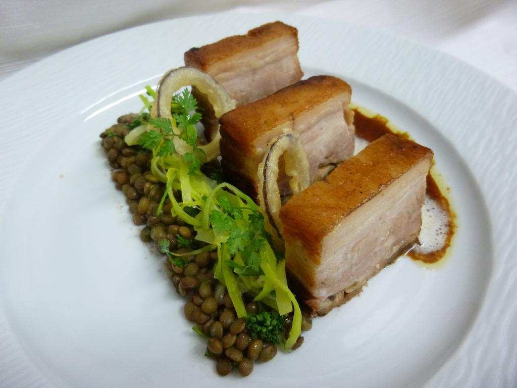 Logis Auberge Du Barrez Mur-de-Barrez Ngoại thất bức ảnh