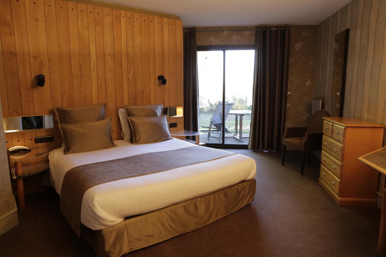 Logis Auberge Du Barrez Mur-de-Barrez Ngoại thất bức ảnh